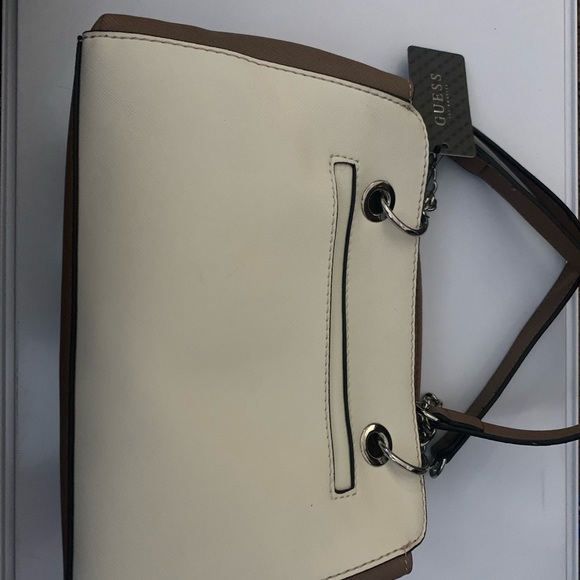 Guess purse 👜 - Picture 2 of 4